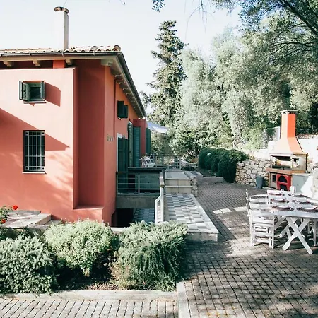ヴィラ La Casa Rossa *