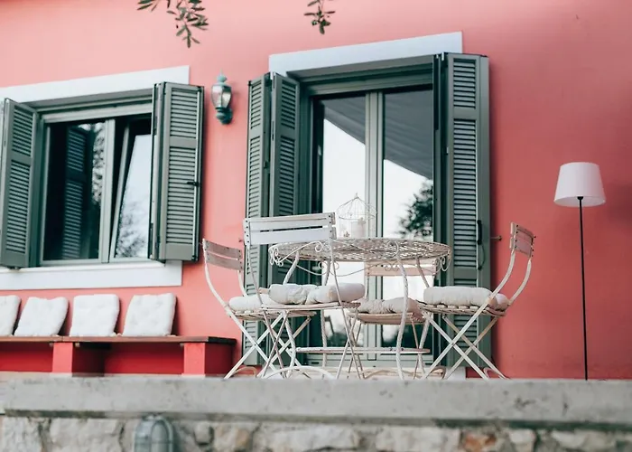 La Casa Rossa Villa *