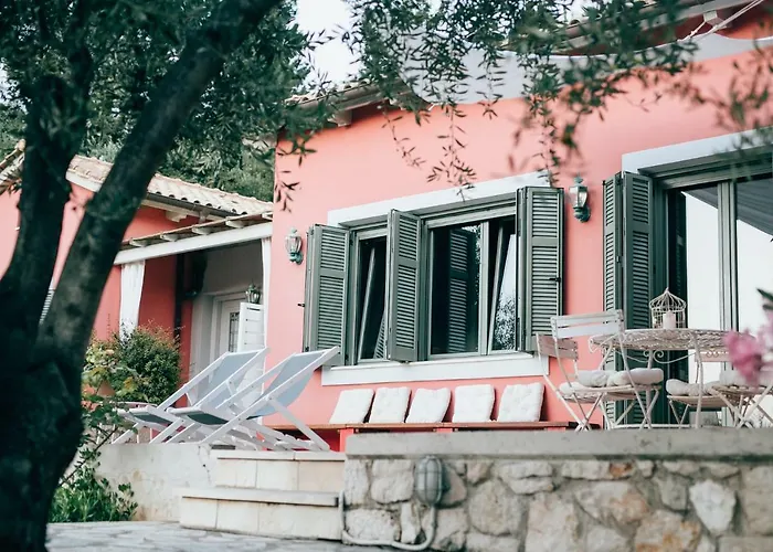 La Casa Rossa * Áyios Nikítas