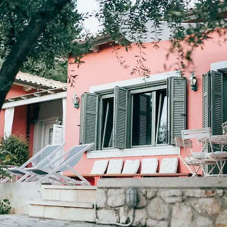 La Casa Rossa * Agios Nikitas